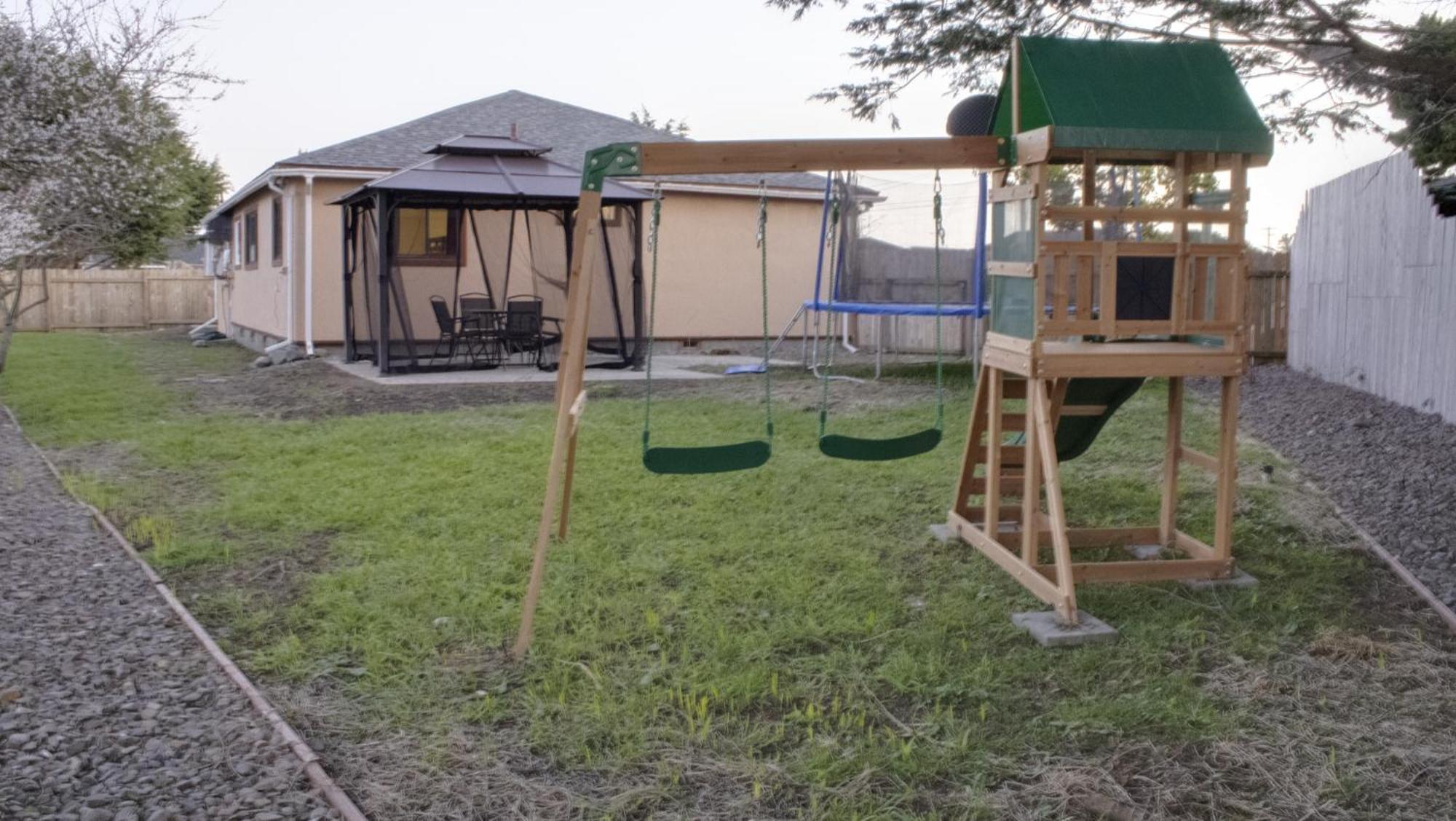 Private Home - Playground, Jumping Mat, Bbq, Darts, Firepit, Gazebo, 4 Smart Tvs, White Cotton Bedding, - The Redwood Cul-De Sac Beach Retreat Crescent City Zewnętrze zdjęcie