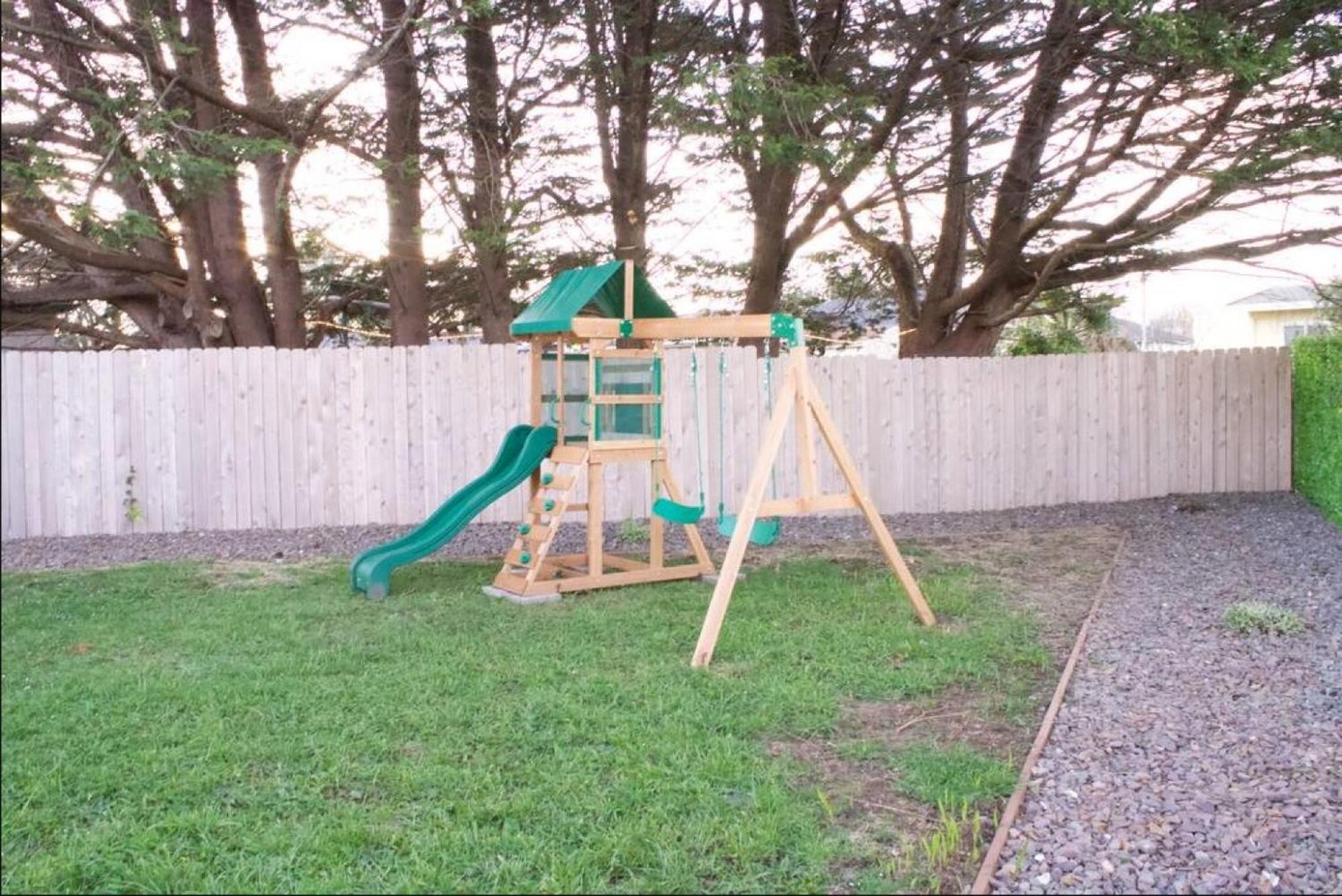 Private Home - Playground, Jumping Mat, Bbq, Darts, Firepit, Gazebo, 4 Smart Tvs, White Cotton Bedding, - The Redwood Cul-De Sac Beach Retreat Crescent City Zewnętrze zdjęcie