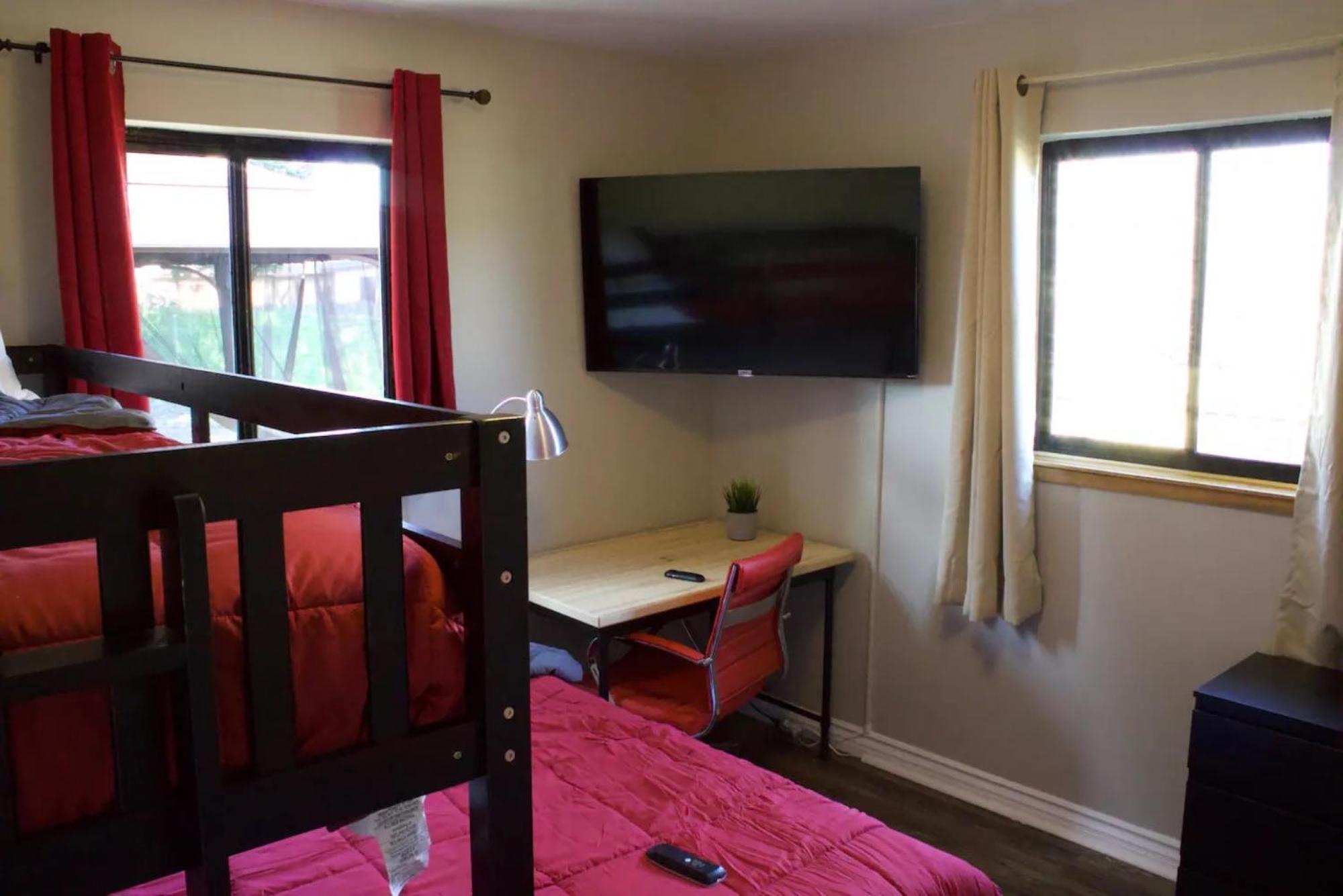 Private Home - Playground, Jumping Mat, Bbq, Darts, Firepit, Gazebo, 4 Smart Tvs, White Cotton Bedding, - The Redwood Cul-De Sac Beach Retreat Crescent City Zewnętrze zdjęcie